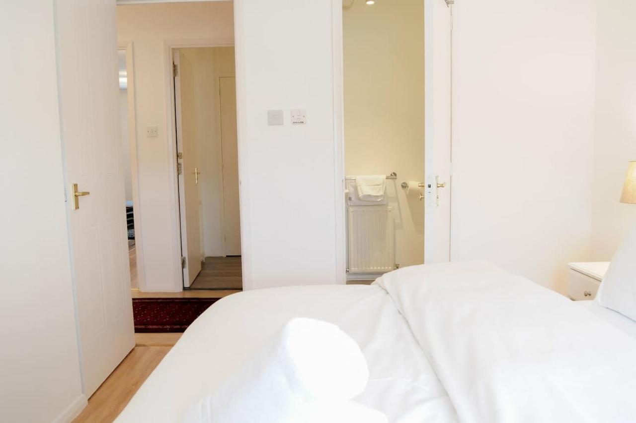Peaceful And Quiet Apartment In A Bustling City エディンバラ エクステリア 写真